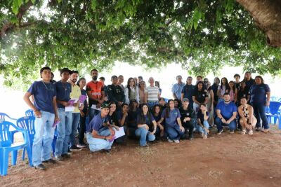 Imagem da notícia Câmara Municipal em parceria com PM e Secretaria de Educação promovem Roda de Conversa com alunos sobre Agosto Lilás